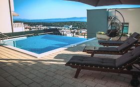 Apartment With Private Pool 