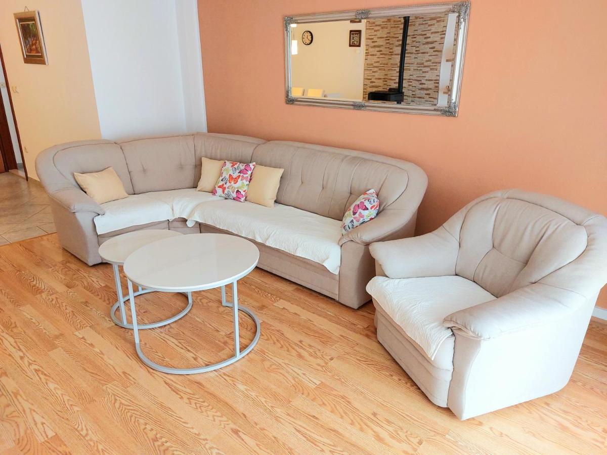 Apartment With Private Pool "Patricia" Makarska Exterior foto