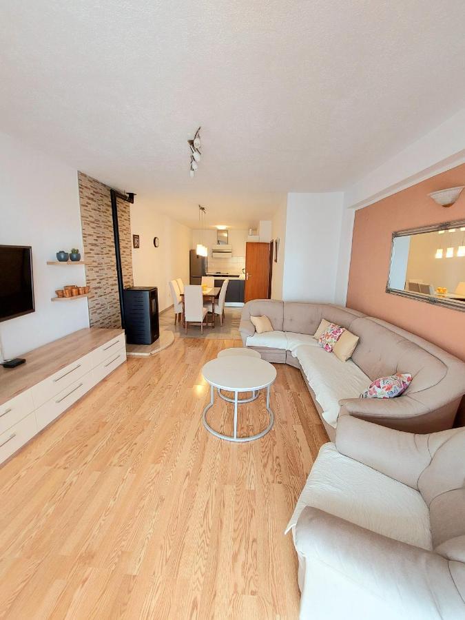 Apartment With Private Pool "Patricia" Makarska Exterior foto