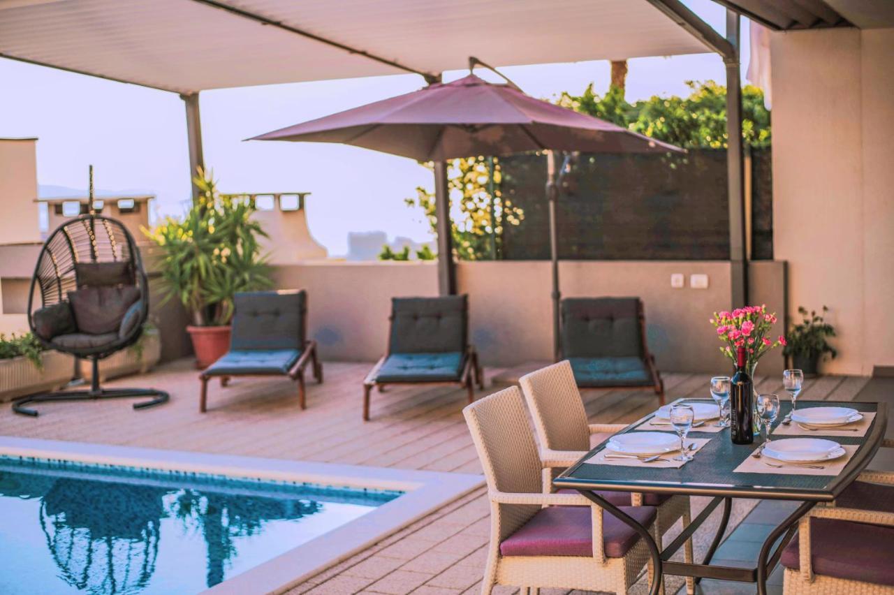 Apartment With Private Pool "Patricia" Makarska Exterior foto